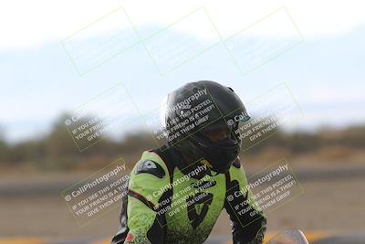 media/Sep-10-2022-SoCal Trackdays (Sat) [[a5bf35bb4a]]/Turn 2 (1pm)/